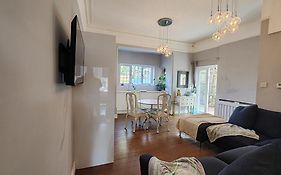 Easy Too Stay Molyneux Park Road